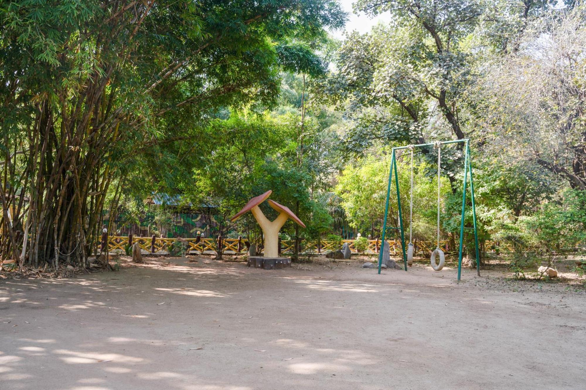 Treebo Premium Mowgli'S Den, Pench Hotel Khawāsa Exterior foto
