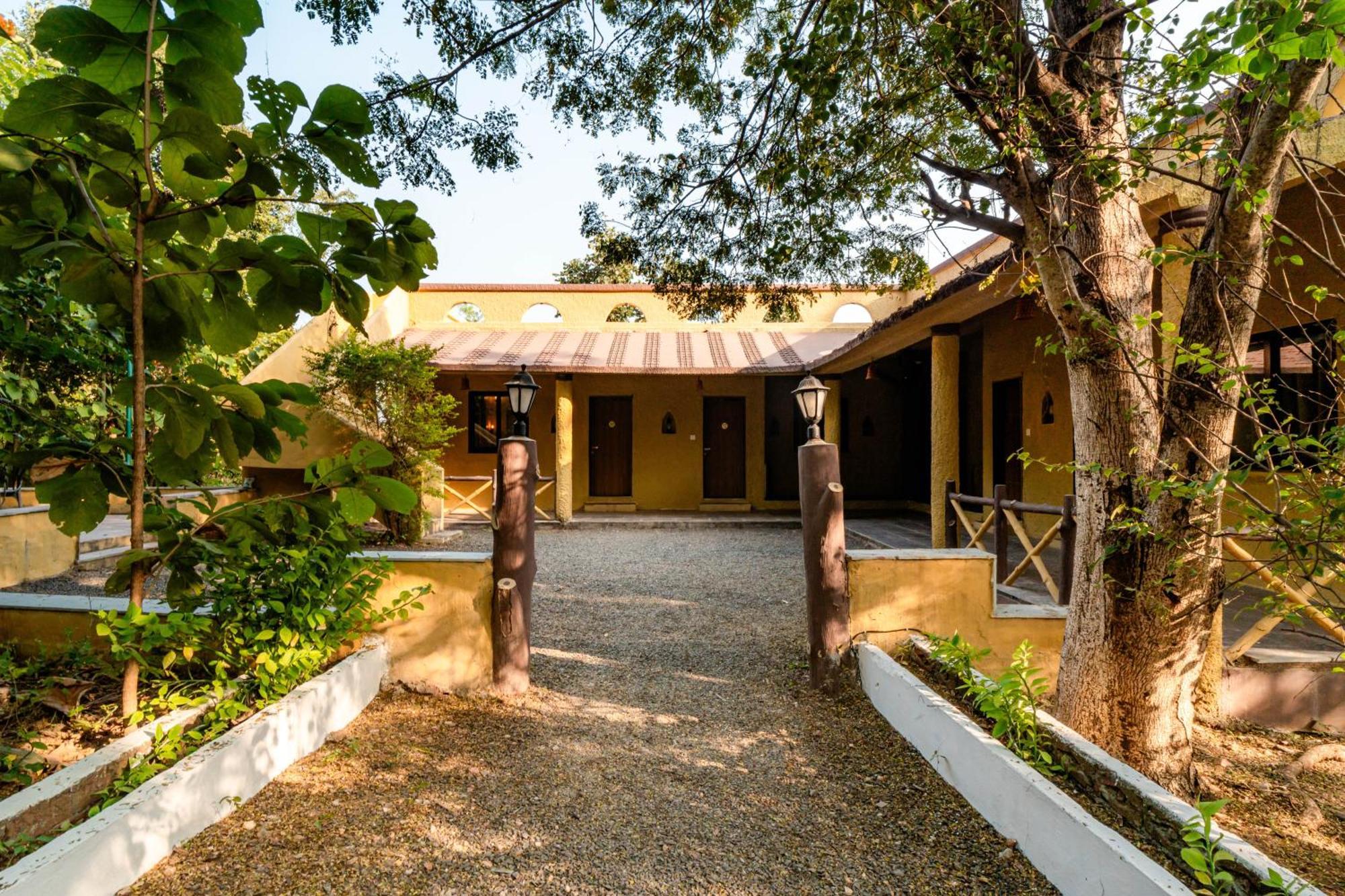 Treebo Premium Mowgli'S Den, Pench Hotel Khawāsa Exterior foto